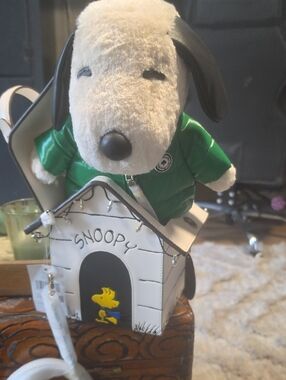 Snoopy Plush Crossbody Bag with Doghouse Charm - White, Black & Green